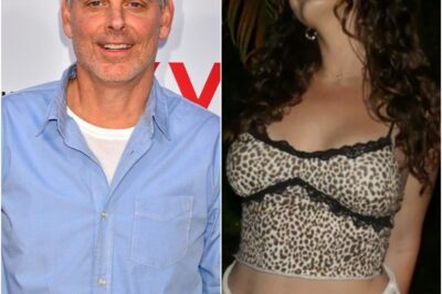 PHOTO: Colin Cowherd’s Daughter, Liv Cowherd, Is Causing Some Major Commotion After Showing Off Her Seductive Swimsuit In The Bathroom