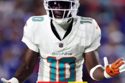 BREAKING: New Image Shows Tyreek Hill’s Bone Popping Out Of His Leg After Nasty Stomach-Turning Injury [PHOTO]
