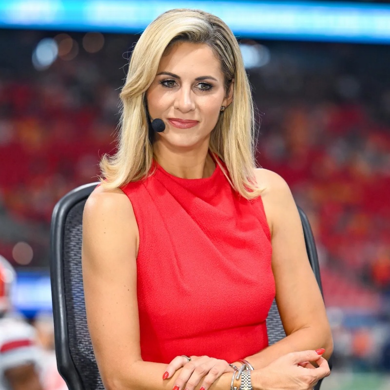 Laura Rutledge Turns Heads On ESPN’s ‘NFL Live’ With Daring Leg-Baring ...