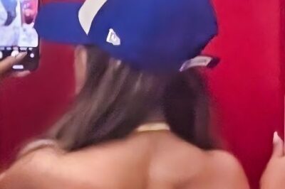 Toronto Blue Jays Die-Hard Fan Inspires The Team With Her Cheeky Mirror Selfie Ahead Of ALCS Game 1 [PHOTO]