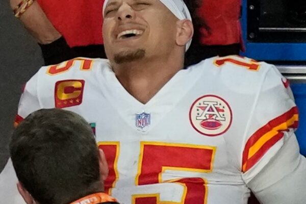 Popular Football Doc Reveals New Injury Update For Patrick Mahomes Ahe...